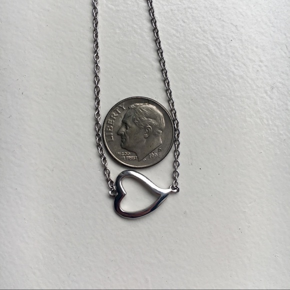 Choker sideways silver heart necklace - Picture 3 of 3